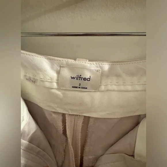 ARITZIA SHORT - Picture 3 of 3